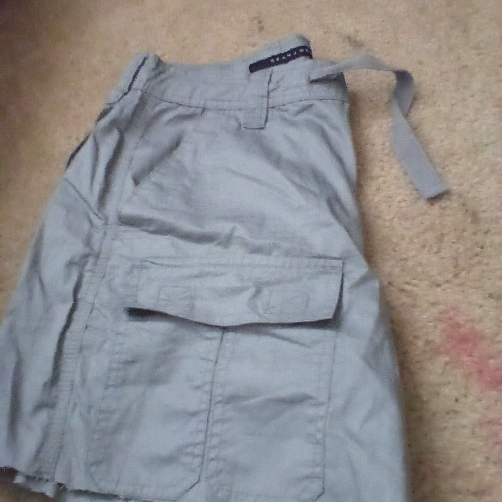 Clothes - Picture 4 of 4